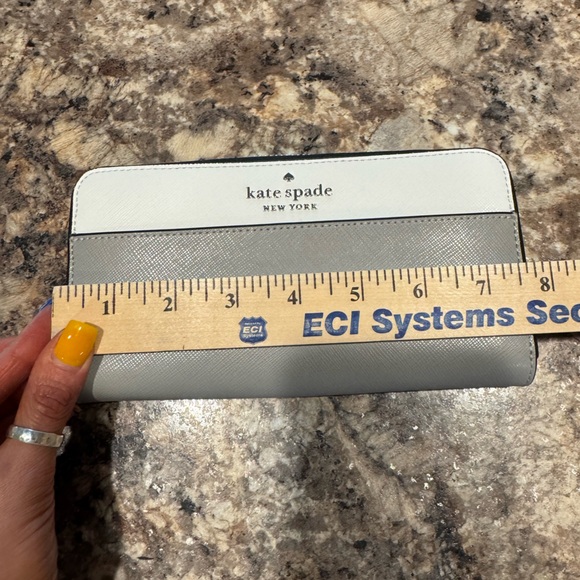 Kate Spade Gray and WhiteTote Bag with matching wallet - Picture 5 of 13